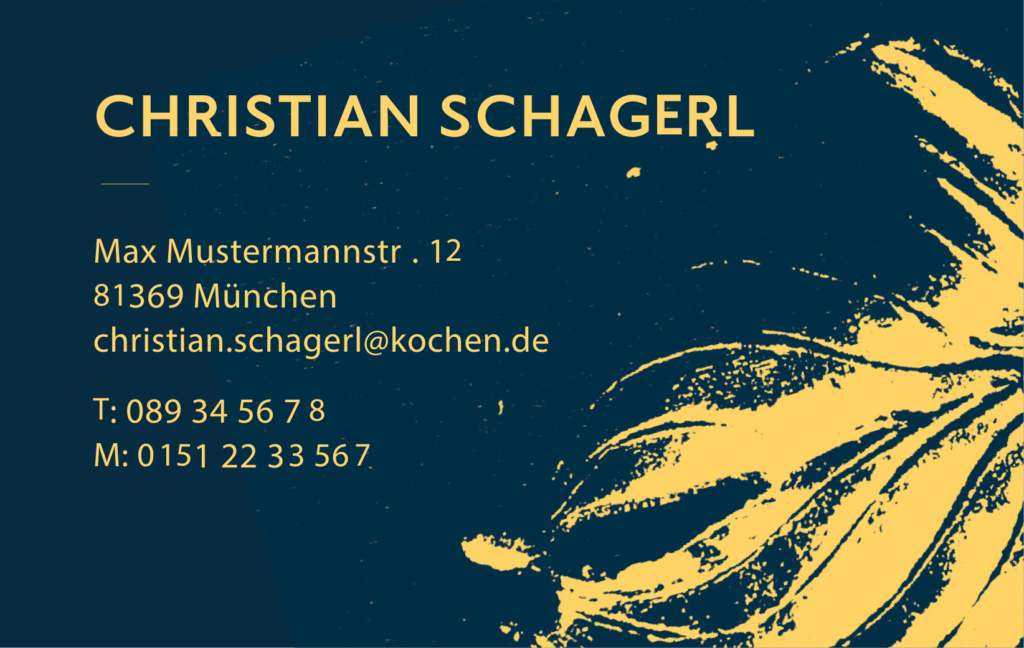 Visitenkarte von Christian Schagerl mit den Corporate Design Farben gelb und Dunkelblau, auf der Karte ist im Vordergrund der Name in groß und die Adresse, im Hintergrund eine Stempeldruck-Illustration auf blauen Hintergrund